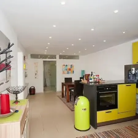 Uniklinik Apartment *